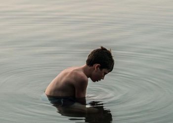 Bất hạnh không phải vì mình không có