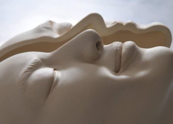 Gần Mực Thì Đen, Gần Đèn Thì Sáng.