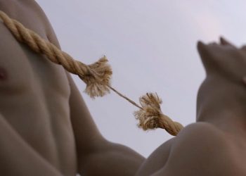 CHƠI VỚI BẠN, ĐỪNG ĐỂ BẠN THẤY THUA KÉM MÌNH