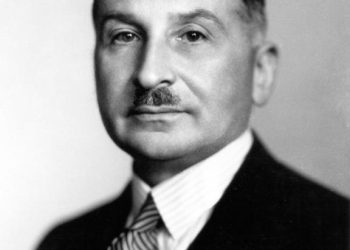 CHỦ NGHĨA TẬP THỂ SO VỚI CHỦ NGHĨA CÁ NHÂN