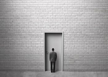 HÃY CẨN TRỌNG VỚI NHỮNG THỨ MÌNH MANG VỀ NHÀ