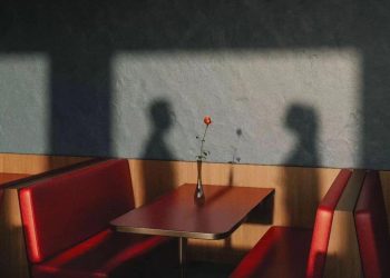 KHI NÓI YÊU AI ĐÓ THÌ THẬT RA MÌNH ĐANG YÊU CÁI GÌ CỦA NGƯỜI TA?