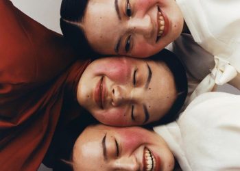 ĐỪNG KẾT BẠN Ở CHỖ LÀM