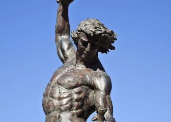 VỊ THẦN ‘SIÊNG NĂNG’