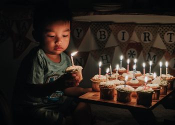 TẠI SAO MỌI THỨ ĐỀU LIÊN QUAN ĐẾN TUỔI THƠ CỦA BẠN