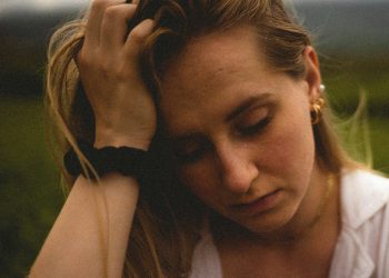 VIỆC TIN VÀO NHỮNG GÌ TA TỪNG BIẾT, KHÔNG PHẢI NHỮNG GÌ TA CẢM THẤY HIỆN GIỜ