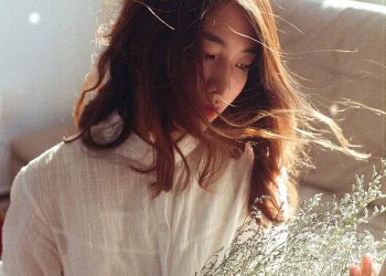 🌺 3 DẤU HIỆU CHO THẤY BẠN ĐANG ĐẶT TIÊU CHUẨN TÌNH YÊU QUÁ THẤP